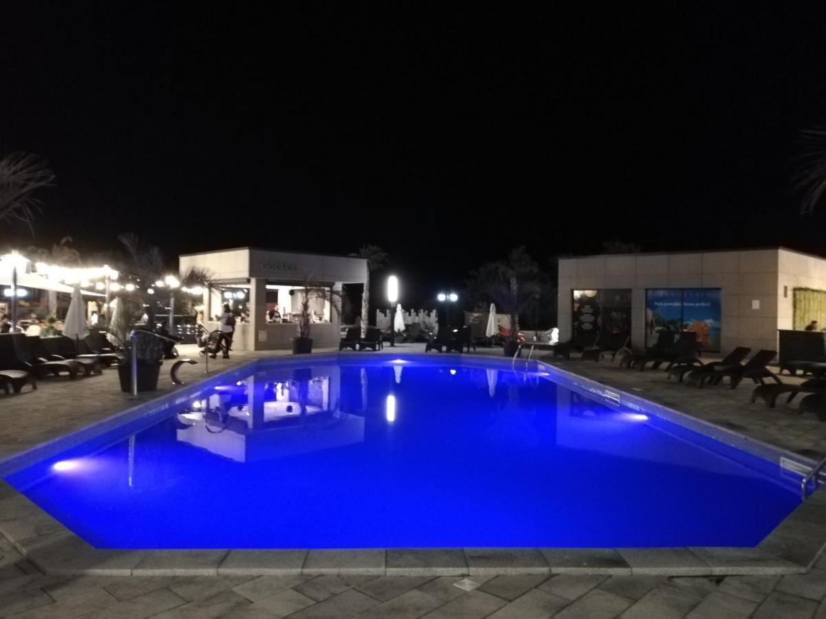 LUXURY KLN Mamaia Nord Apartment Năvodari Exterior foto
