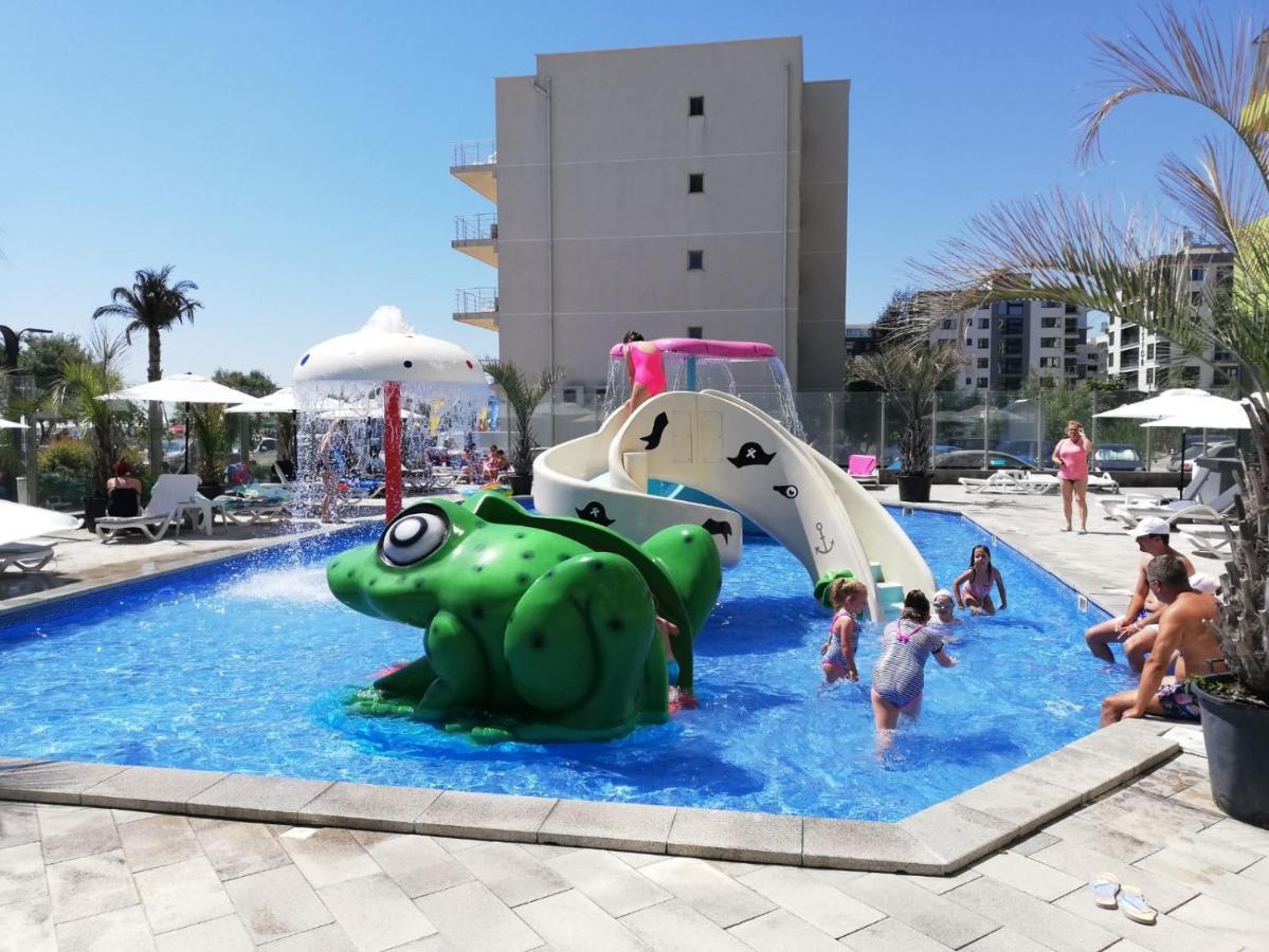 LUXURY KLN Mamaia Nord Apartment Năvodari Exterior foto